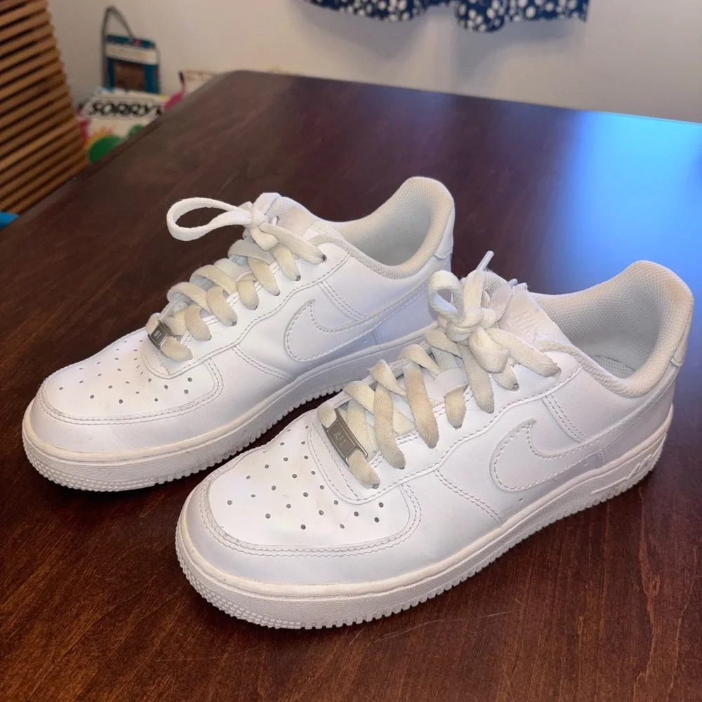 Nike White Athletic Shoes - Picture 5 of 8
